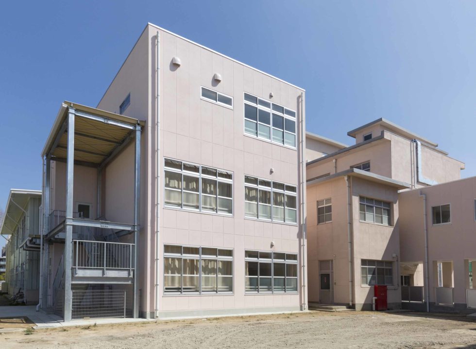 千早小学校 講堂体育館