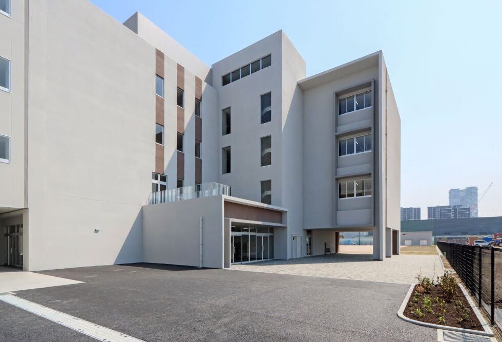 照葉はばたき小学校 校舎棟