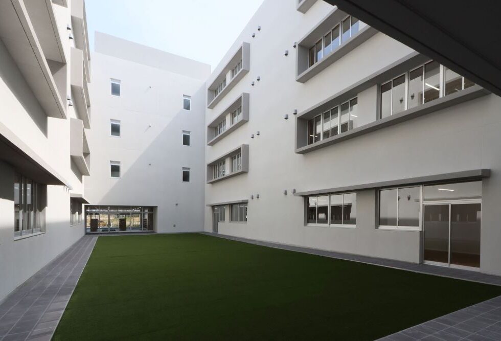 照葉はばたき小学校 校舎棟