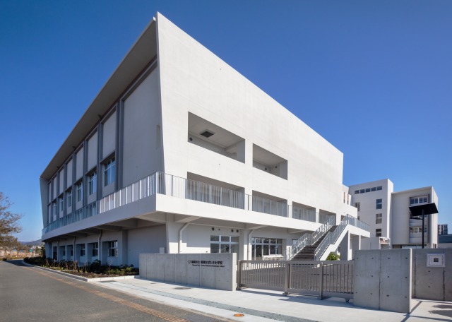 照葉はばたき小学校 体育館棟